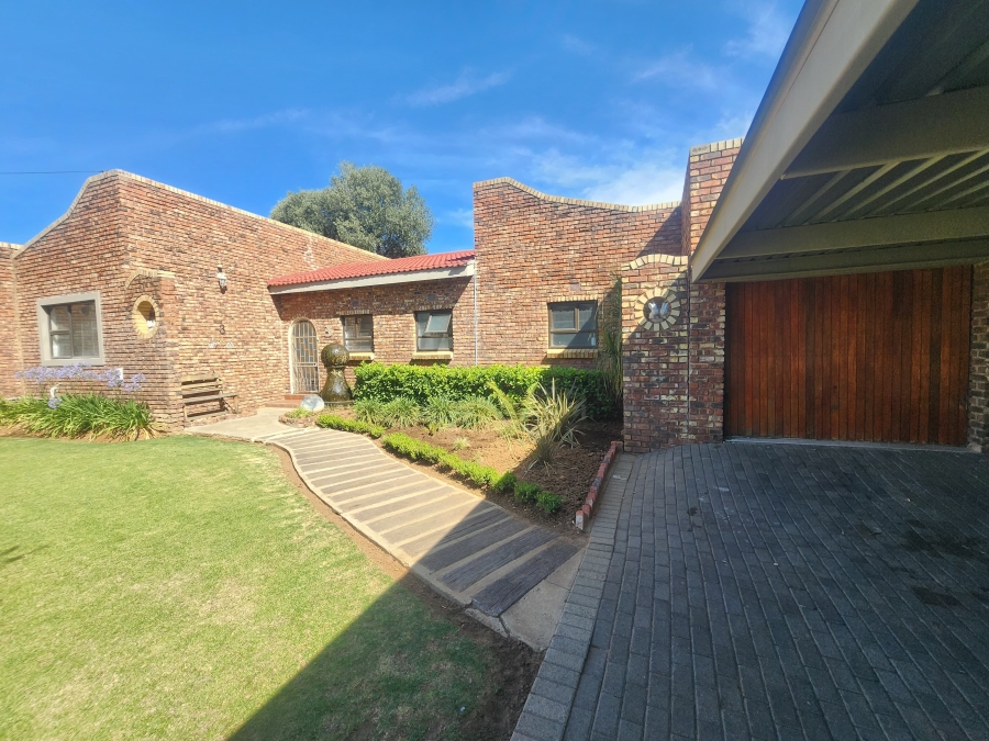 3 Bedroom Property for Sale in Riebeeckstad Free State